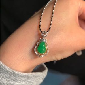 18K gold natural Jadeite Jade pendant